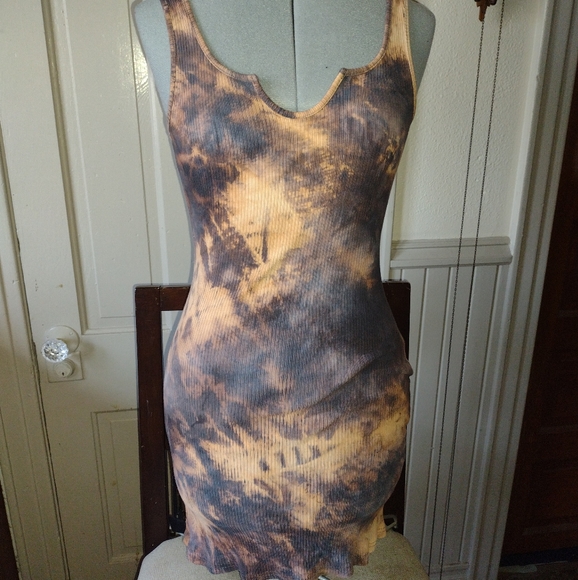Dresses & Skirts - Tie dye ribbed body con dress